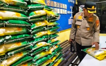 Gerakan Pangan Murah Polsek Pondok Gede Disambut Antusias Warga