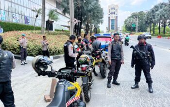 Polres Jakbar Bersama Brimob Sumbar Gelar Patroli Pasca Unras di Sejumlah Titik