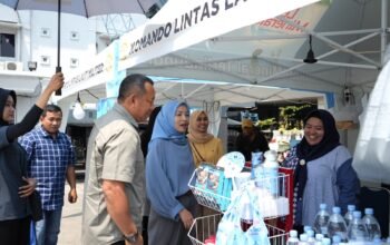 PANGKOLINLAMIL TINJAU BAZAR JALASENASTRI KOLINLAMIL, DORONG KESEJAHTERAAN PRAJURIT DAN KELUARGA