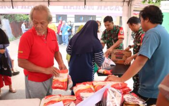 Warga Serbu Pasar Murah Kodim  0504/Jakarta Selatan