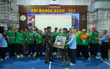 KOLINLAMIL SAMBUT KEDATANGAN SISWA SEKOLAH LENTERA ASA, JELAJAHI KRI BANDA ACEH-593 DAN BANGUN SEMANGAT CINTA TANAH AIR