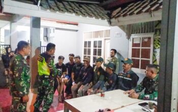 Danramil 04/Jatiasih Pimpin Patroli Malam Tiga Pilar, Ajak Warga Perkuat Siskamling untuk Ciptakan Kamtibmas Kondusif