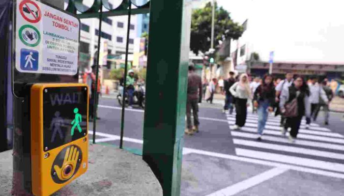 Pemprov DKI Jakarta Hadirkan Fasilitas Pelican Crossing di Stasiun Cikini untuk Tingkatkan Aksesibilitas dan Keselamatan Warga