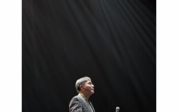 “Harvey Malaihollo ‘I’m Still Here’: Sebuah Ode untuk Cinta dan Konsistensi”