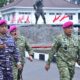 PANGKORMAR IKUTI UPACARA PUNCAK PENGANUGERAHAN TANDA KEHORMATAN DAN SAILING PASS HUT KE-80 TNI