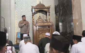Jumat Keliling, Kapolsek Bekasi Barat Ajak Warga Giatkan Siskamling