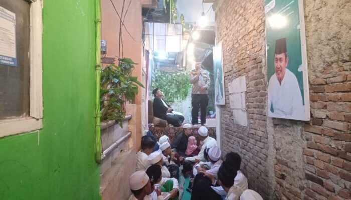 Kapolsek Bekasi Barat Hadiri Peringatan Maulid Nabi Muhammad SAW dan Santunan Anak Yatim di Kp. Rawabebek