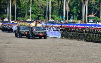 PANGKORMAR DAN PRAJURIT KORPS MARINIR MERIAHKAN UPACARA HUT KE-80 TNI DI MONAS