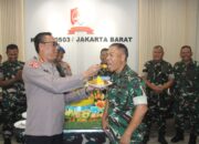 Sinergi TNI-Polri, Polres Metro Jakarta Barat Rayakan HUT TNI ke-80 di Kodim 0503 JB