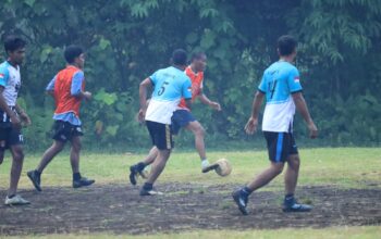 Tak Hanya Bangun Desa, Satgas TMMD ke-126 Kodim 1505/Tidore Ajak Pemuda Jaga Silaturahmi Lewat Sepak Bola