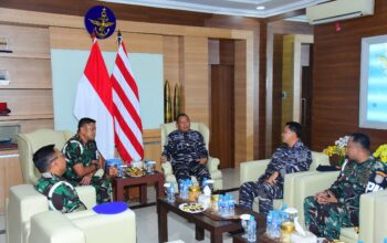 PERKOKOH SOLIDITAS TNI AL, DANPUSPOMAL LAKUKAN KUNJUNGAN STRATEGIS KE KOLINLAMIL