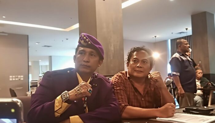 Usai Viral Naik ke Meja Hakim, Firdaus Oiwobo Gugat UU Advokat ke MK Tidak Diberi Hak Membela Diri