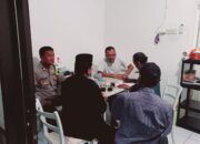 Jamin Keamanan Malam Hari, Bhabinkamtibmas Rawalumbu Sambangi Tokoh Masyarakat Kp. Rawaroko