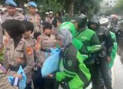Jaga Jakarta Bersama, Polda Metro Jaya Hadirkan Bantuan untuk Pengemudi Ojol