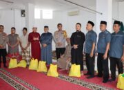 Program Jumat Peduli, Kapolres Jakbar Berbagi Kasih kepada Pengurus Masjid Al Kautsar