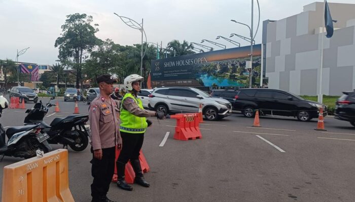 Antisipasi Kepadatan Malam Akhir Pekan, Polsek Medan Satria Atur Lalin di Bundaran Summarecon