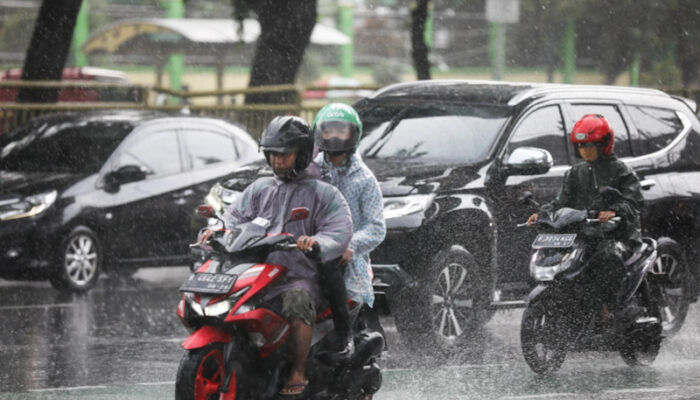 Jakarta Mendung Seharian! BMKG: Siap-Siap Hujan Ringan dari Pagi sampai Malam