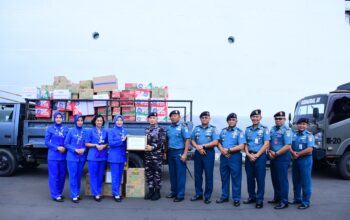SINERGI PRAJURIT KOLINLAMIL DAN JALASENASTRI, WUJUD NYATA KEPEDULIAN BAGI KORBAN BANJIR DAN LONGSOR SUMATERA