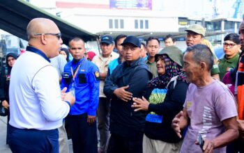 DARI DERMAGA KOLINLAMIL, ARUS SOLIDARITAS MENGALIR KE TANAH SUMATERA