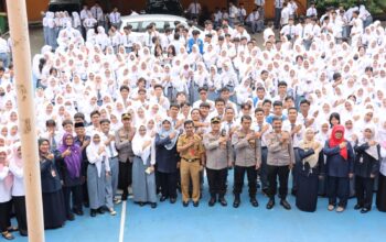 819 Siswa SMKN 45 Jakarta Ikuti Penyuluhan Kamtibmas Bersama Kapolres Metro Jakbar Kombes Pol Twedi Aditya Bennyahdi