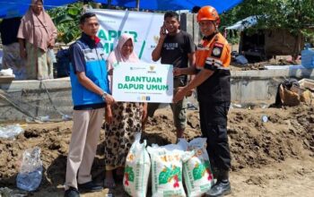 Jasaraharja Putera Unit Syariah Bersama BAZNAS Dirikan Dapur Umum Bagi Korban Banjir di Sumatera